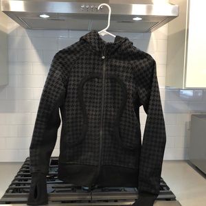 Lululemon Black houndstooth scuba jacket size 8